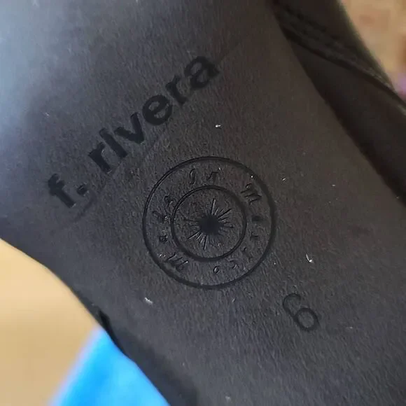 Elegant Black Ankle Boots - Picture 13 of 13